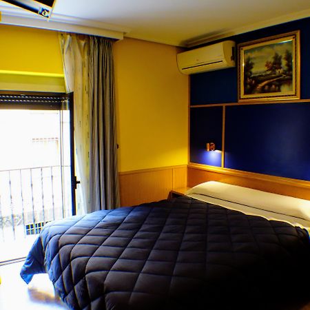 Tripolis Toledo Hotel Exterior photo